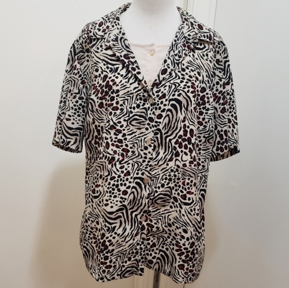3/$35 button down blouse xl - Picture 7 of 7